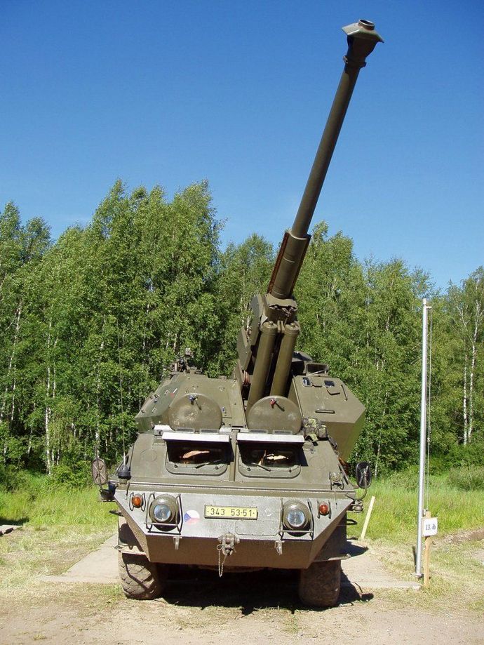 Самоходная пушка-гаубица vz.77 Dana