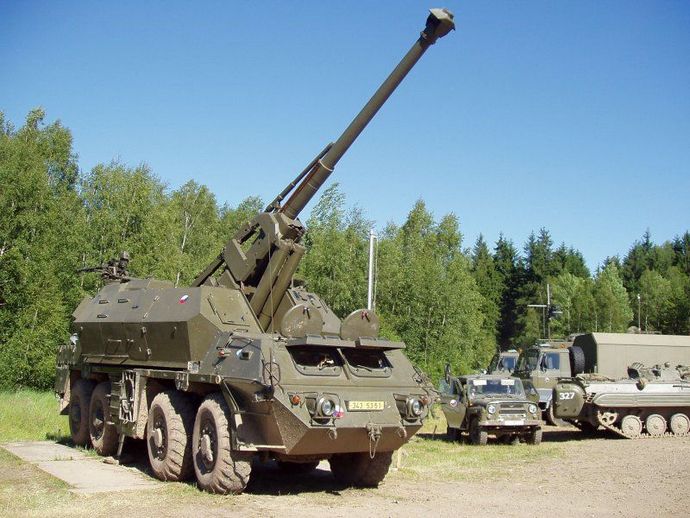 Самоходная пушка-гаубица vz.77 Dana