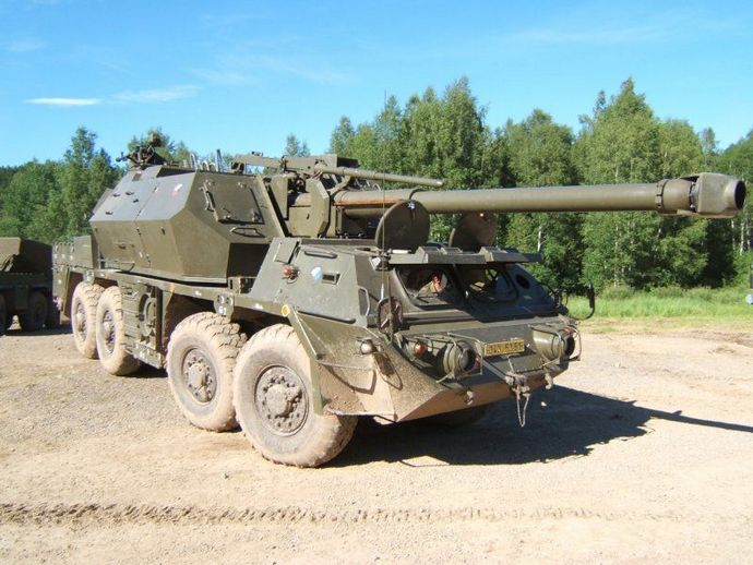 Самоходная пушка-гаубица vz.77 Dana